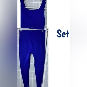 SET Active Vibrant Blue Crop Top and leggings Set